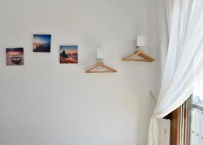 Octopus House 1 Min From The Of 펜션 니키티